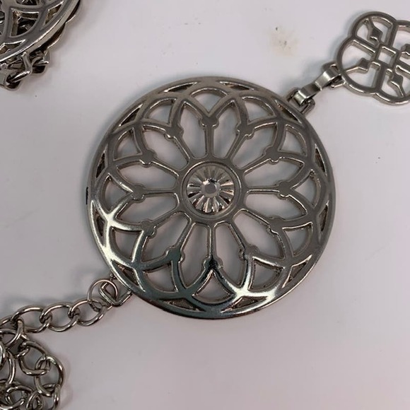 Boho Silver Metal Flower Design Adjustable HIgh Quality Chain Belt - Picture 4 of 6